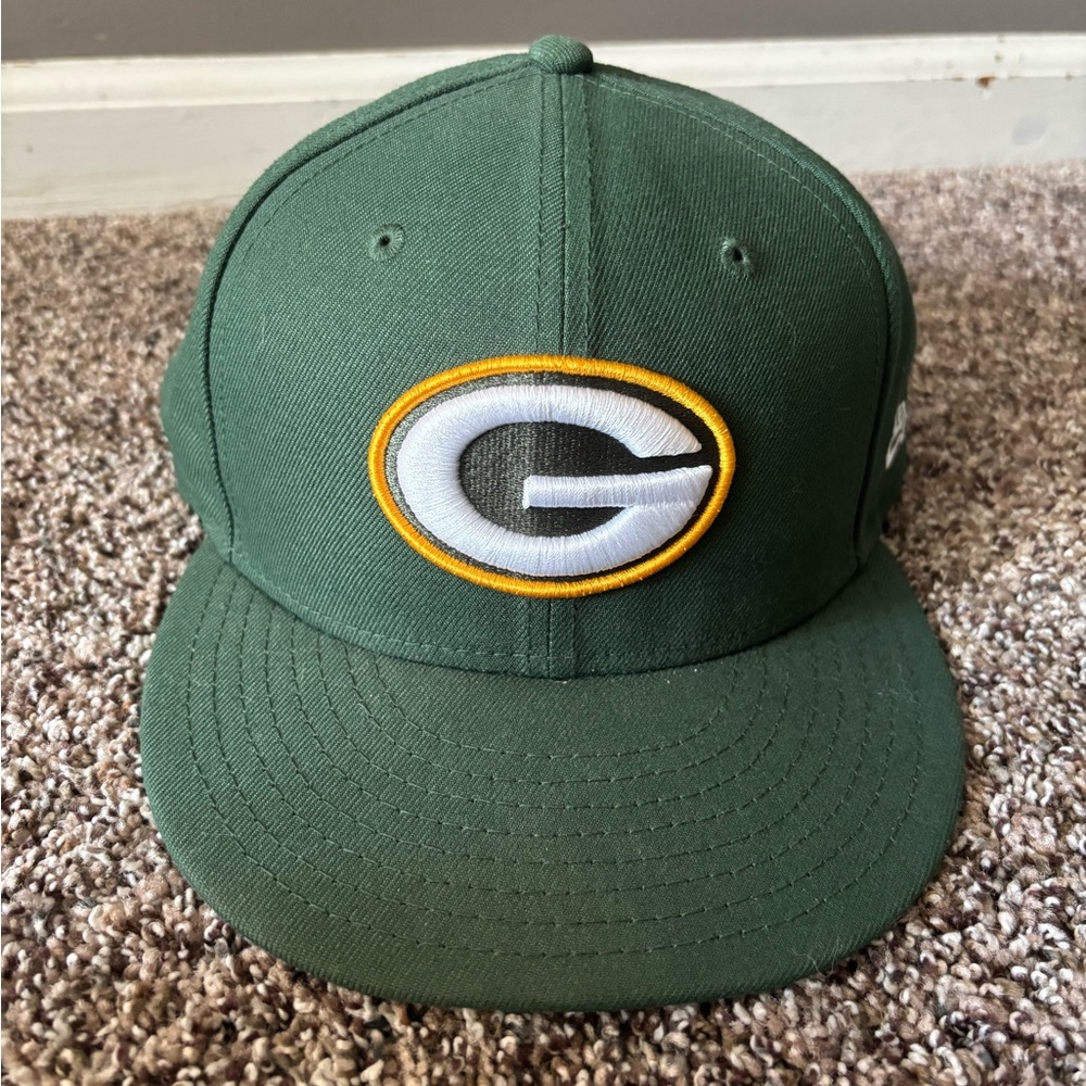 NFL Green and White 9FIFTY Snapback Hat with Red Logo Patch